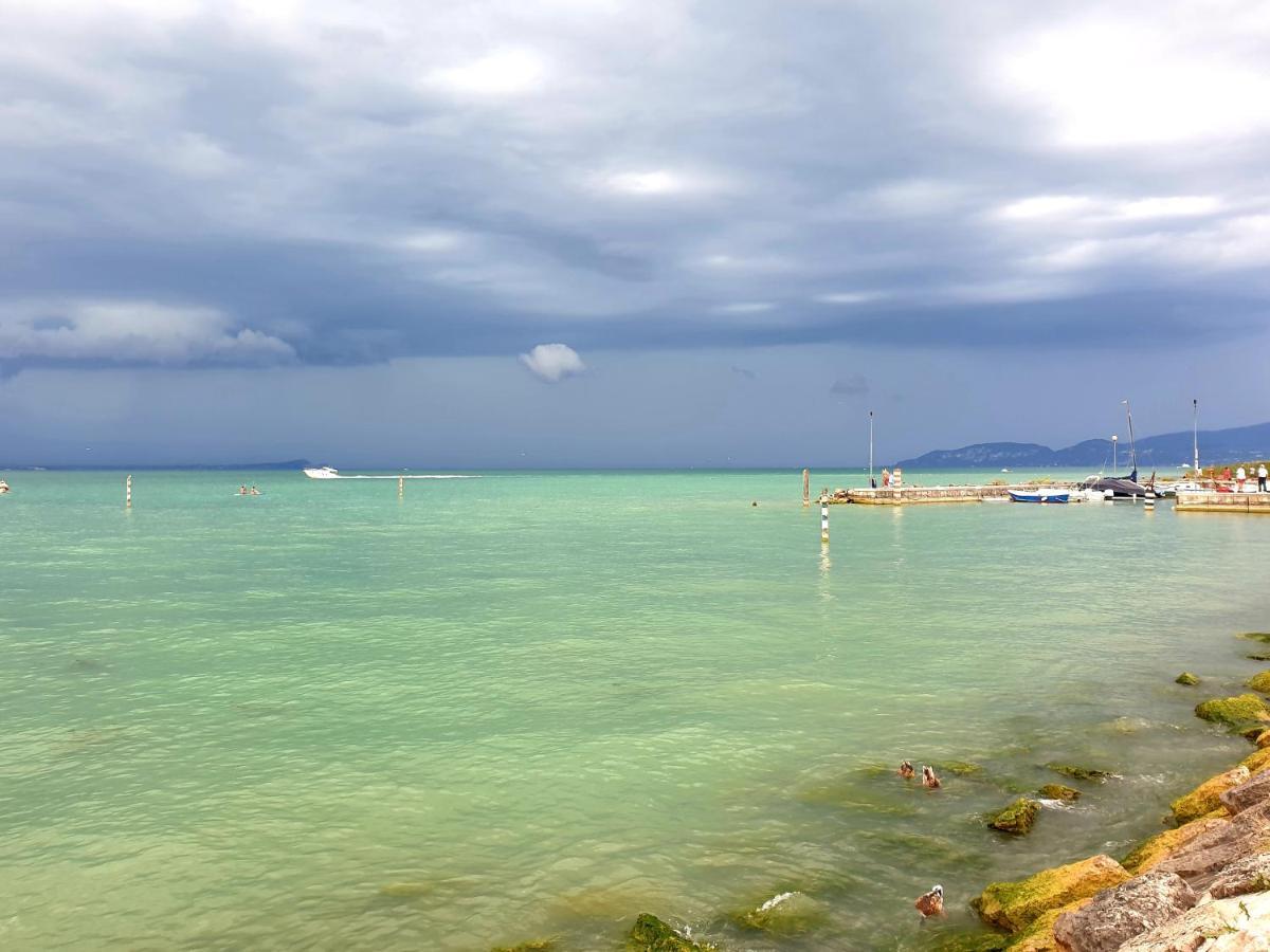 Casa Vacanza & Suite Joy Peschiera del Garda Luaran gambar